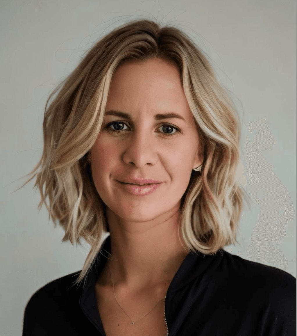 agent-Sabrina Elliott